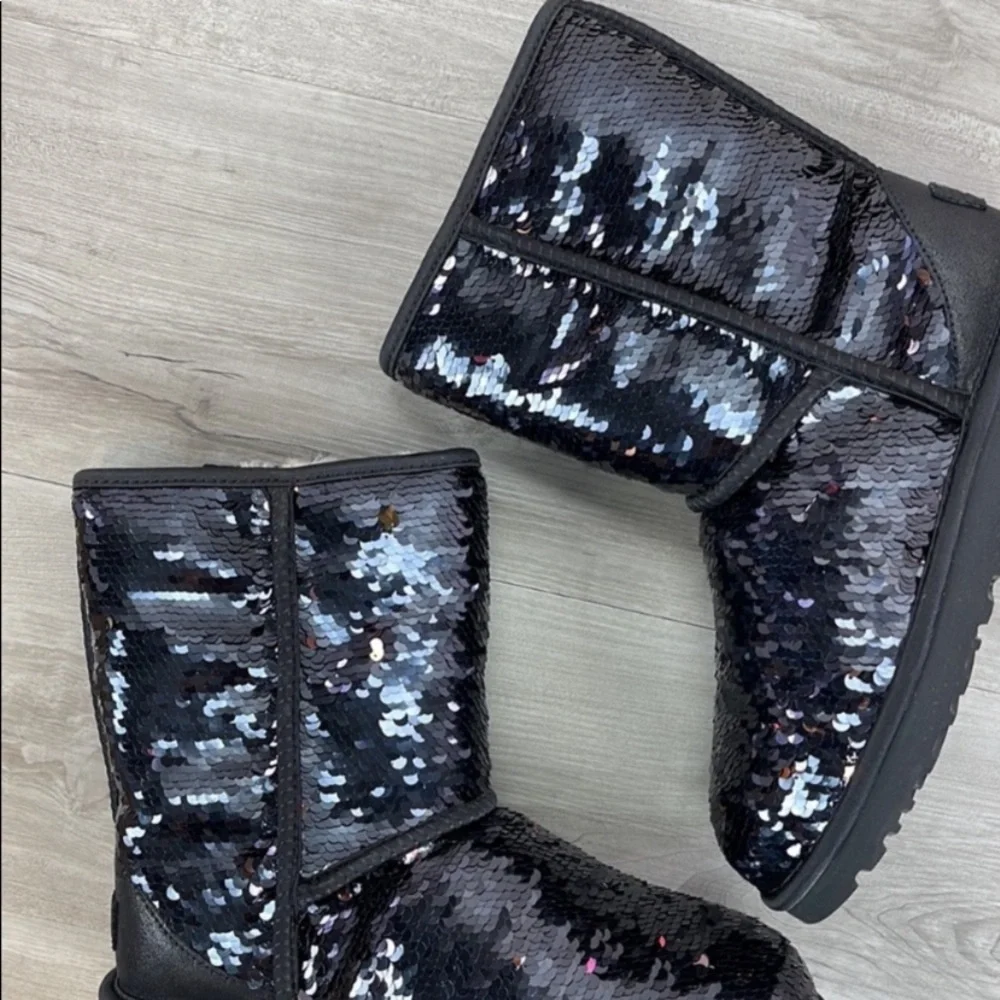 🍁 UGG 🍁 CLASSIC SHORT SEQUIN BLACK BOOTS - Picture 7 of 15